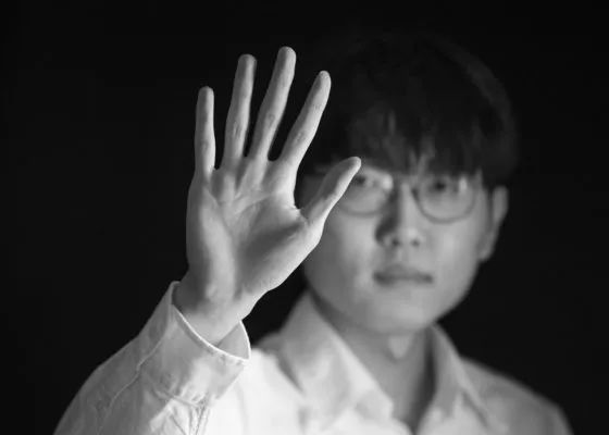 王皓、史策合体，带来新电影《透明侠侣》，还将献上精彩演出